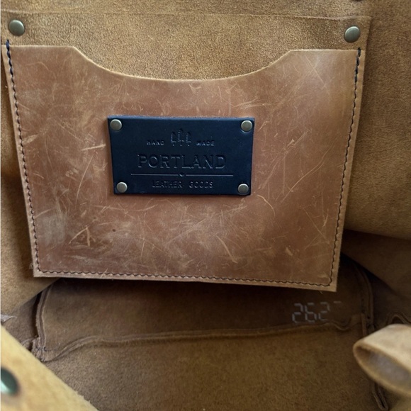 Portland Leather Goods Oiled Leather Nutmeg Tote Bag - Picture 8 of 9